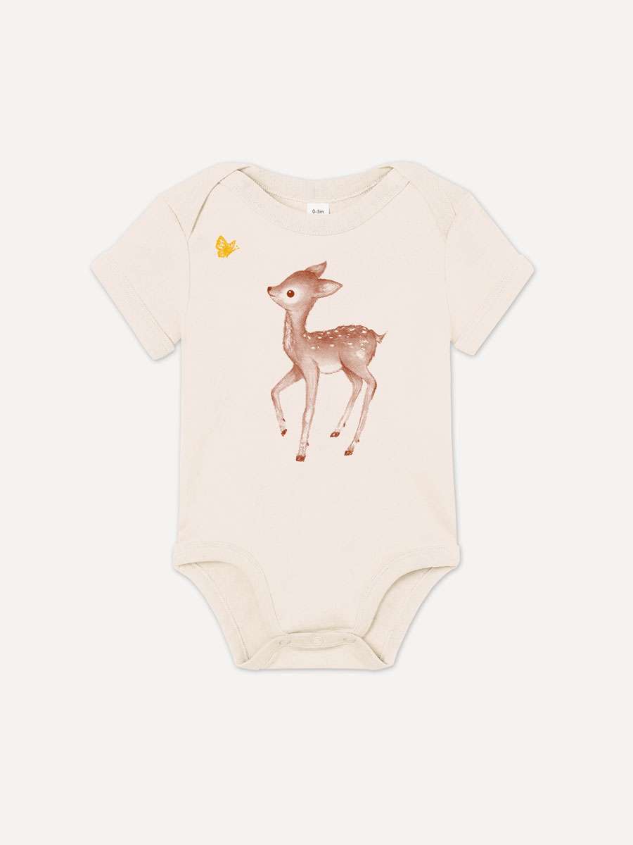Reh-bambi-Body-k-01-little-ruby kurzärmlig Baby-Body aus 100 % Bio-Baumwolle mit Bambi Rekitz Reh Motiv von little Ruby Berlin