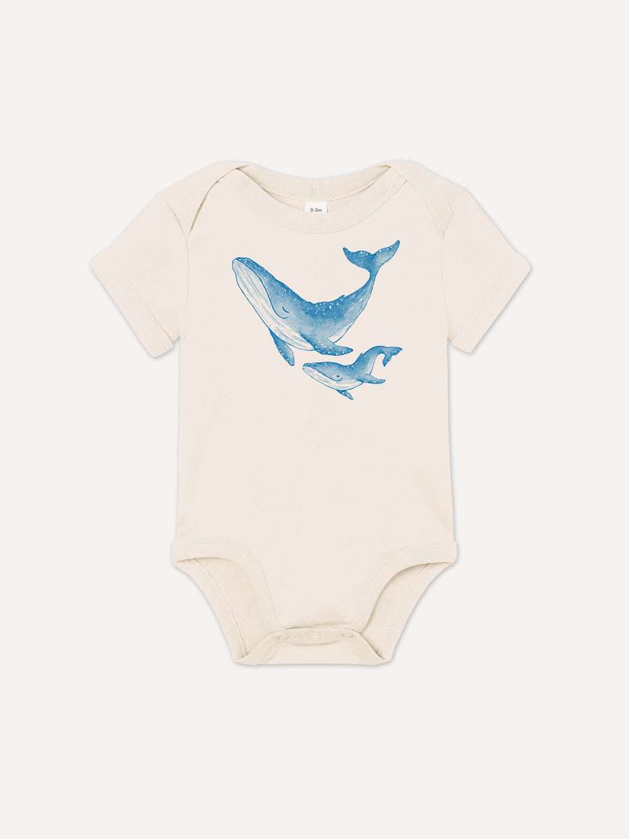 wal-babybody-01-k-little-ruby Baby-Body kurzärmlig mit Buckelwal Motiv aus 100% Bio-Baumwolle von little Ruby