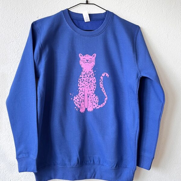 leo-leopard-blau-sweatshirt-13-little-ruby Blaue Kinder Pullover 12-13 Jahre mit Leopard-Print von little Ruby