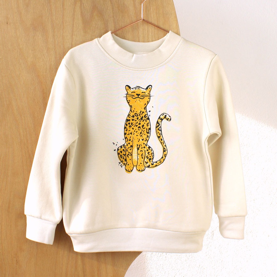 leo-leopard-kinder-sweatshirt-02-littleruby Sweatshirt 7-8 Jahre mit Leopard-Print von little Ruby