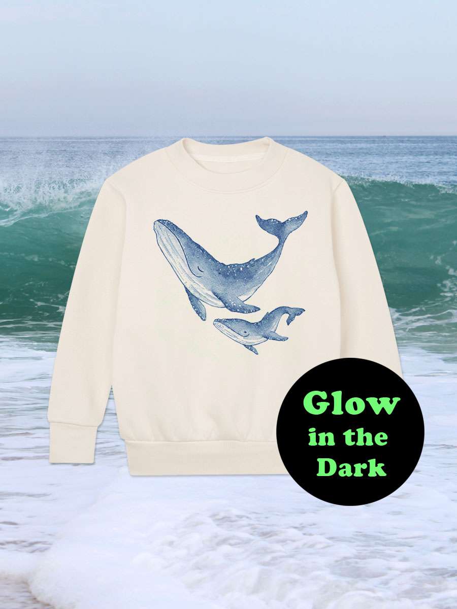 Wal Sweatshirt mit Glow-in-the-Dark-Plankton von little Ruby