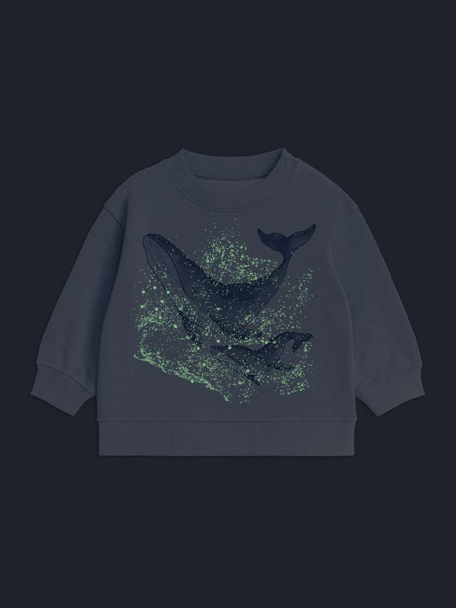 Bio-Baby-Pullover mit Wal Motiv und Leuchtfarbe von little-Ruby-Berlin
